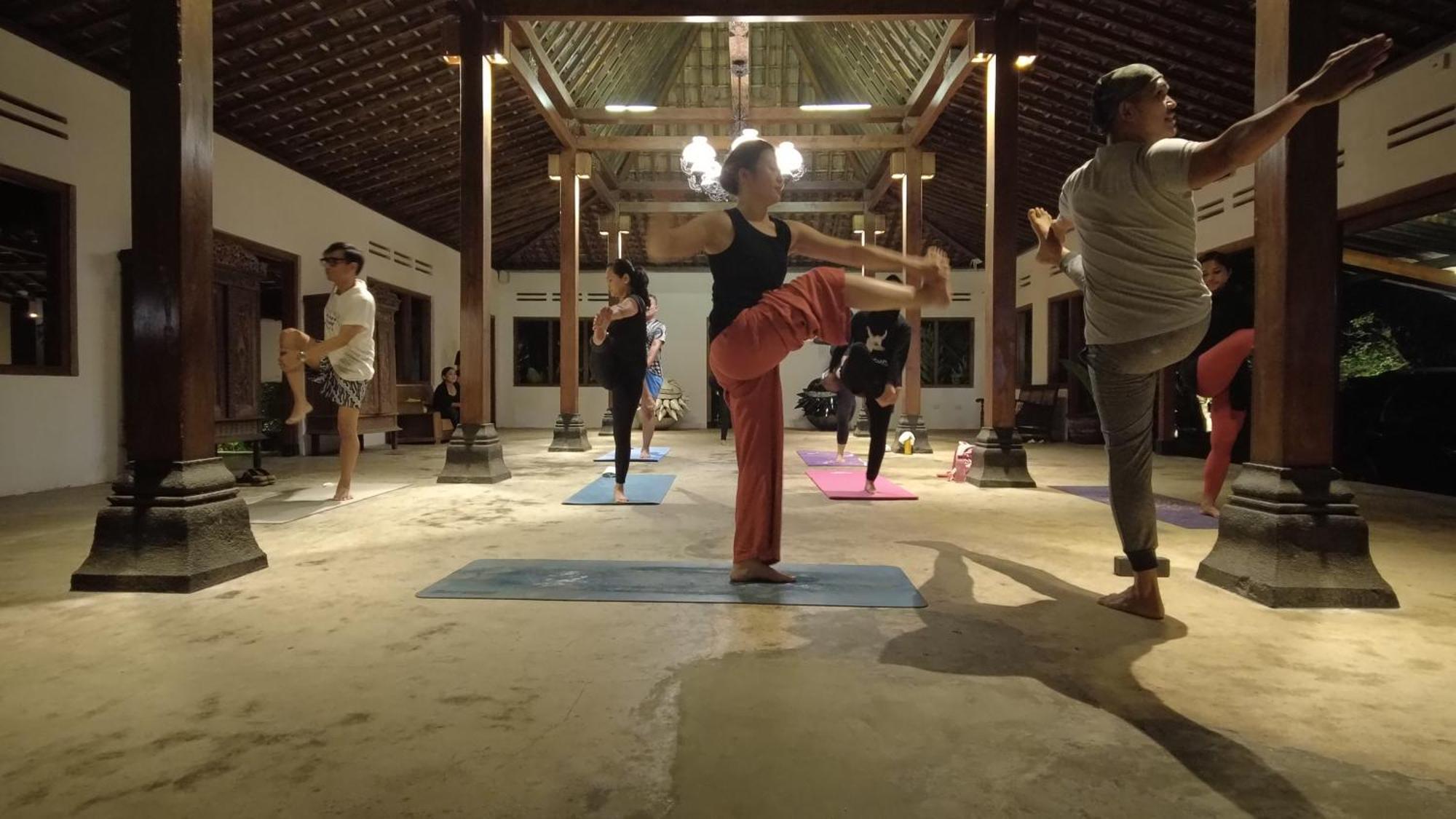 Ohmmstay - Rumah Pendopo Tanjungtirto Exteriör bild