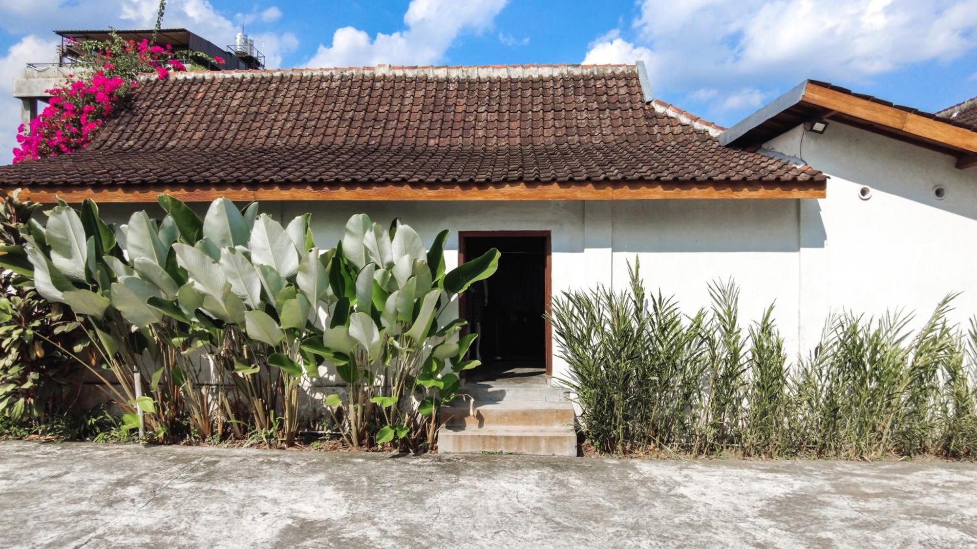 Ohmmstay - Rumah Pendopo Tanjungtirto Exteriör bild