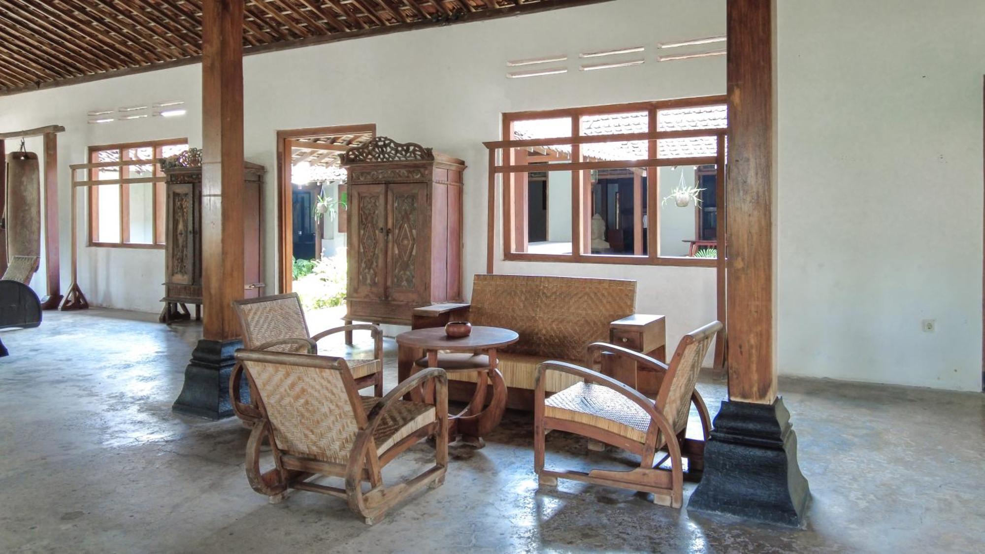 Ohmmstay - Rumah Pendopo Tanjungtirto Exteriör bild