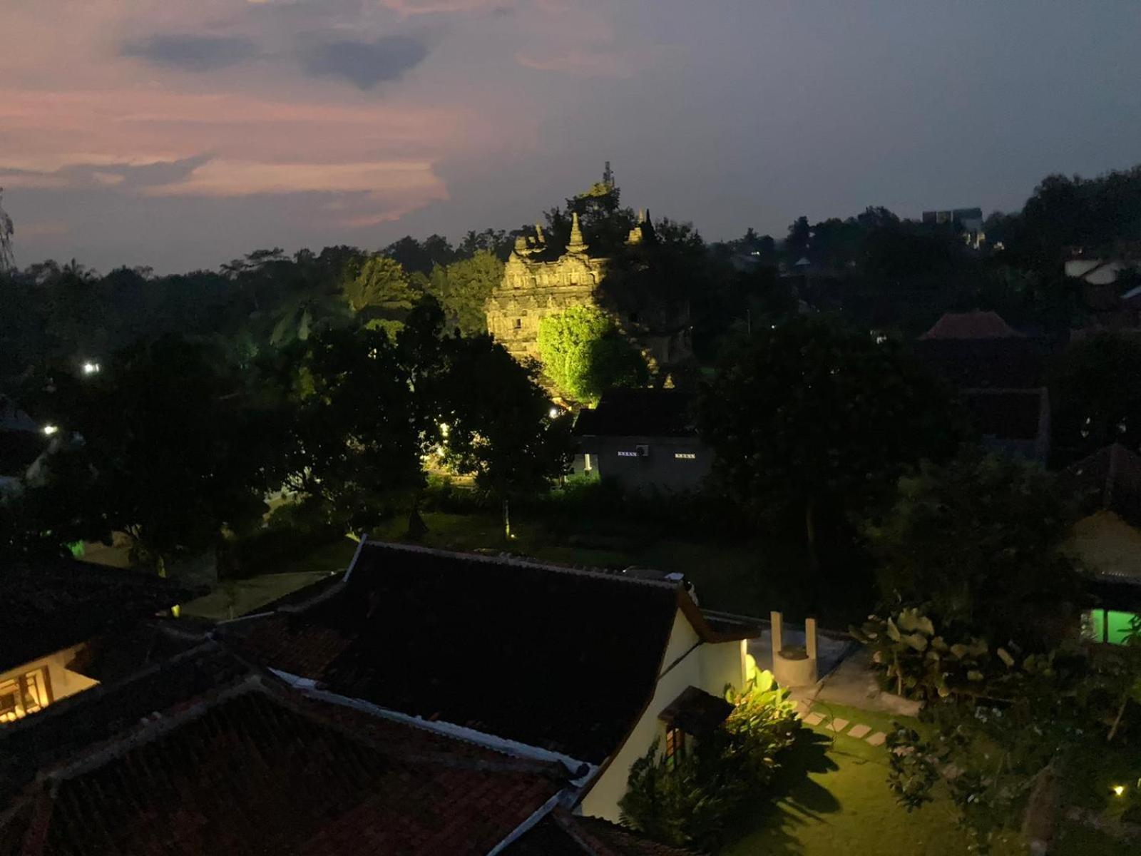Ohmmstay - Rumah Pendopo Tanjungtirto Exteriör bild