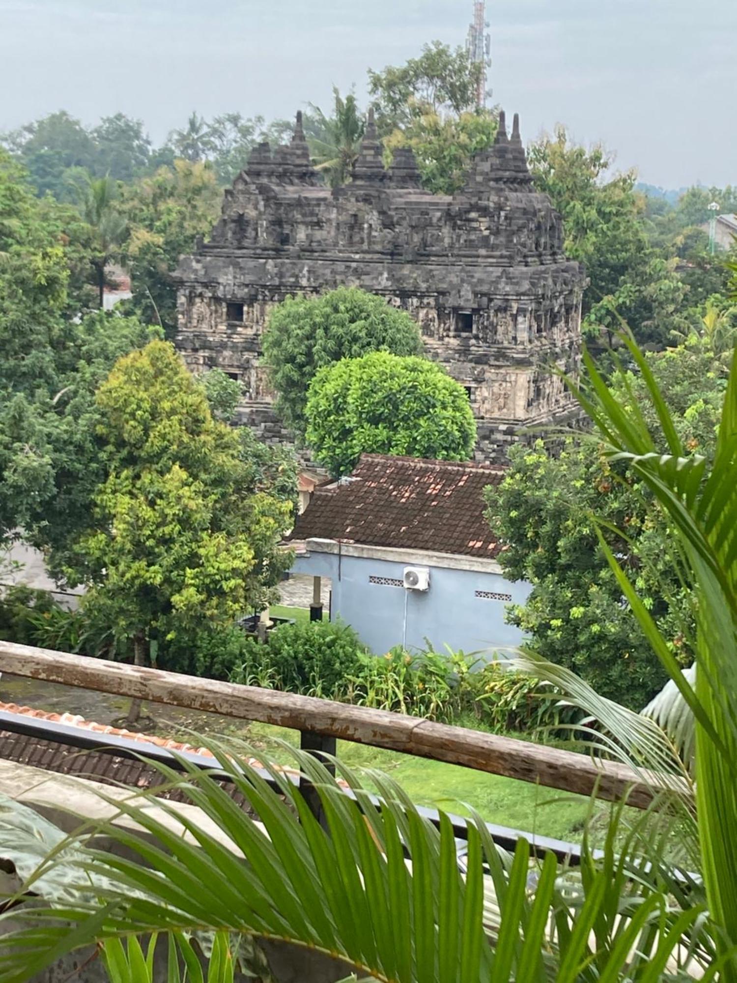 Ohmmstay - Rumah Pendopo Tanjungtirto Exteriör bild